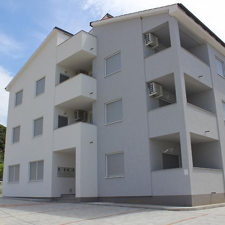 Apartments Petrusic Супетарська Драґа Екстер'єр фото