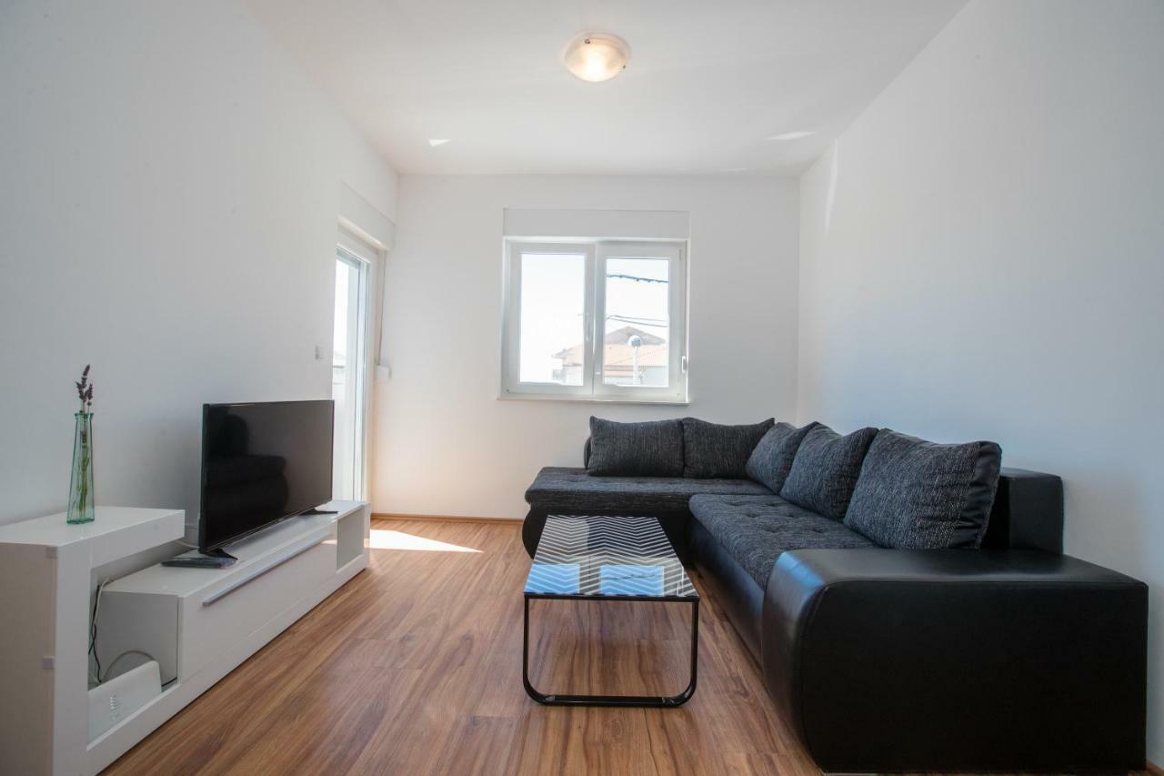 Apartments Petrusic Супетарська Драґа Екстер'єр фото